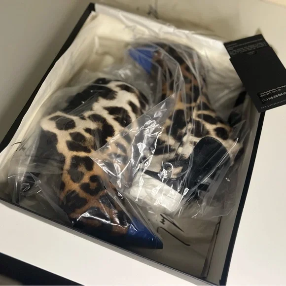 Gorgeous Giuseppe Zanotti ankle boots. BRAND NEW - NEVER WORN. Size 37 110mm. - Picture 6 of 9